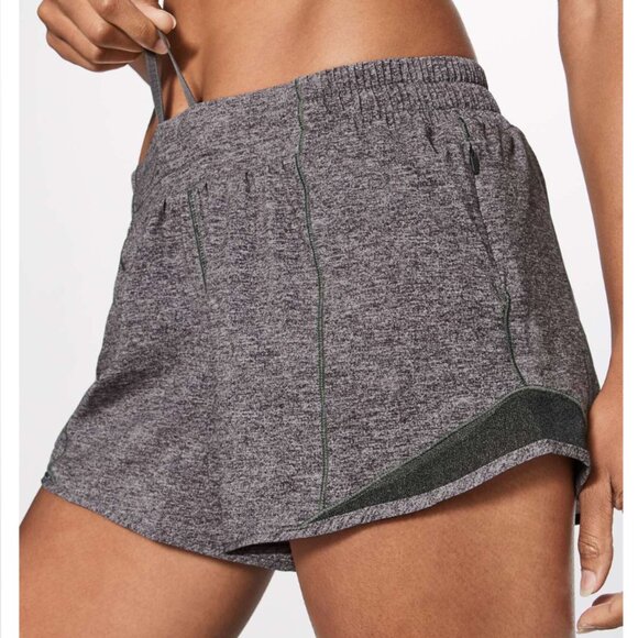 Lululemon Hotty Hot Short II *Long 4" Heather Lux Multi Black - Size 8 Tall - Picture 1 of 11
